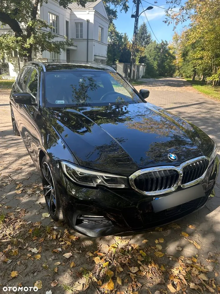 BMW Seria 3 2019 photo 2