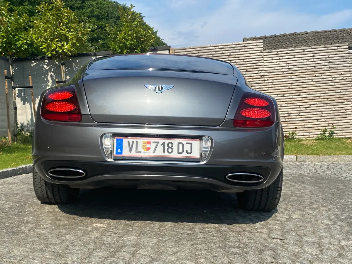 Bentley Continental Supersports 2010 photo 2