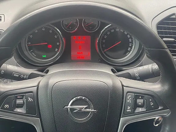 Opel Insignia 2011 photo 2