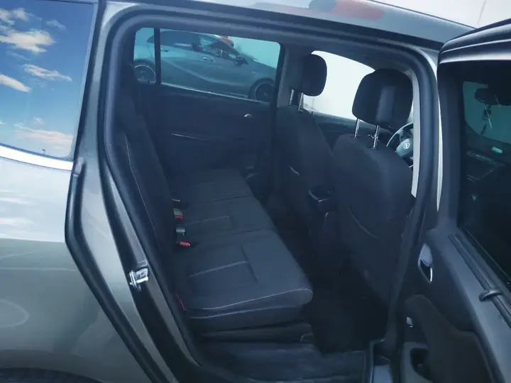 Opel Zafira 2018 photo 3