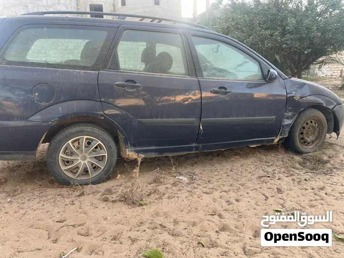 Ford Focus 2000 photo 2