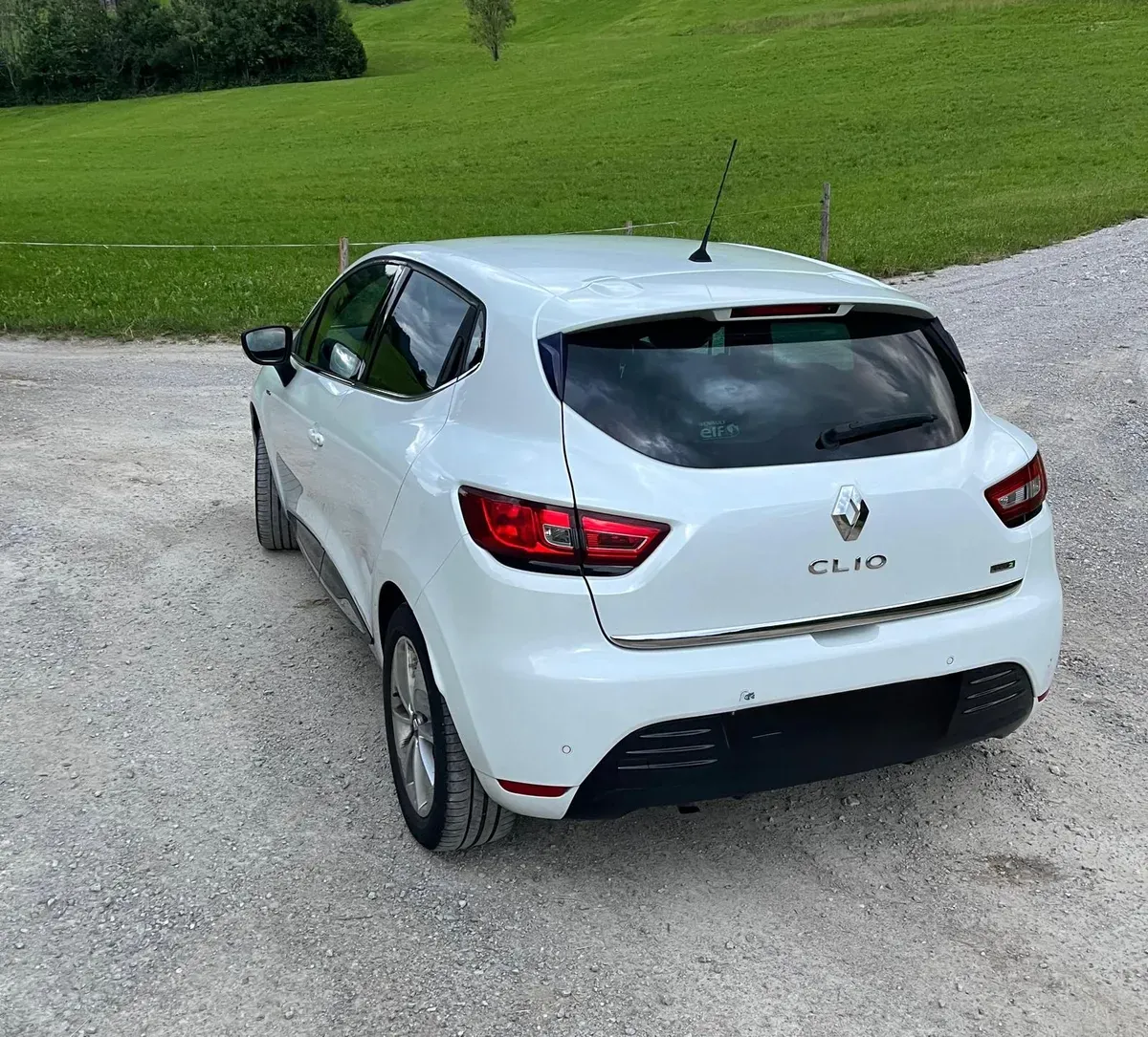 Renault Clio 2017 photo 2