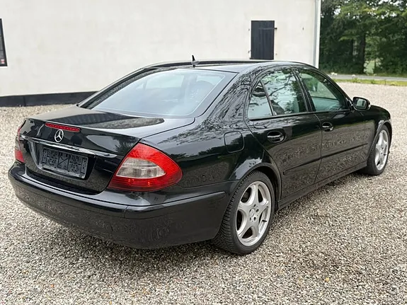 Mercedes-Benz E220 2007 photo 4