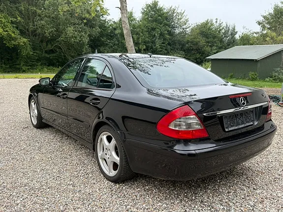 Mercedes-Benz E220 2007 photo 3