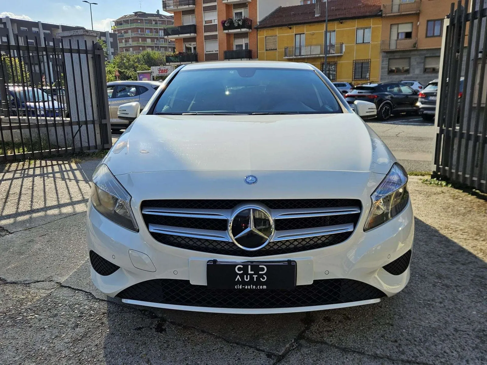 Mercedes-Benz A 180 2013 photo 2