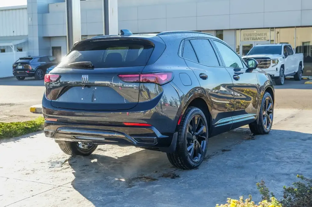 Buick Envision 2026 photo 2