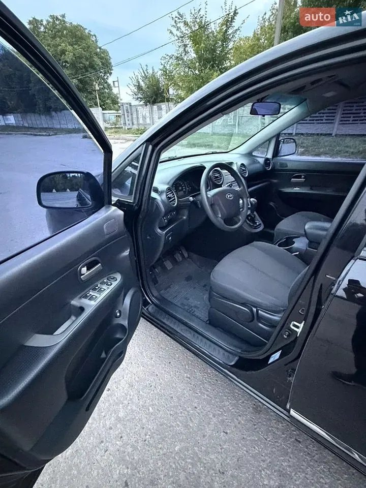 Kia Carens 2009 photo 5