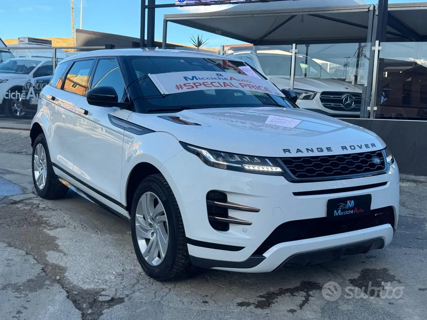 Land Rover Range Rover Evoque 2023 photo 2