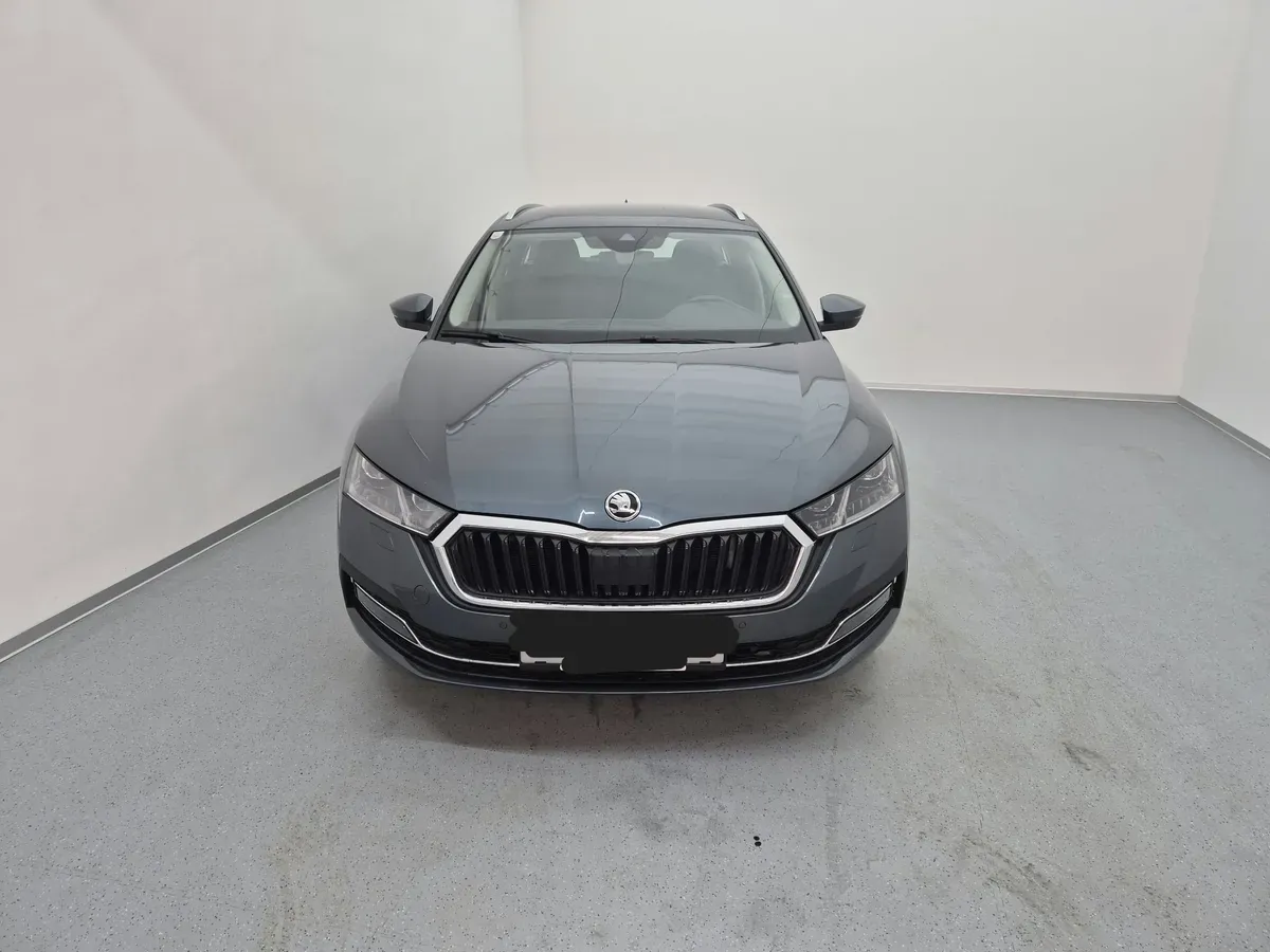 Skoda Octavia 2021 photo 2