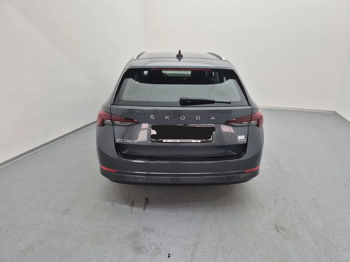 Skoda Octavia 2021 photo 3