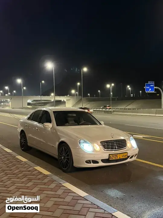Mercedes-Benz E-Class 2004 photo 4