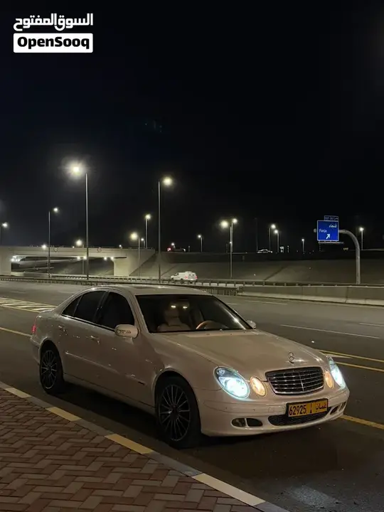 Mercedes-Benz E-Class 2004 photo 5