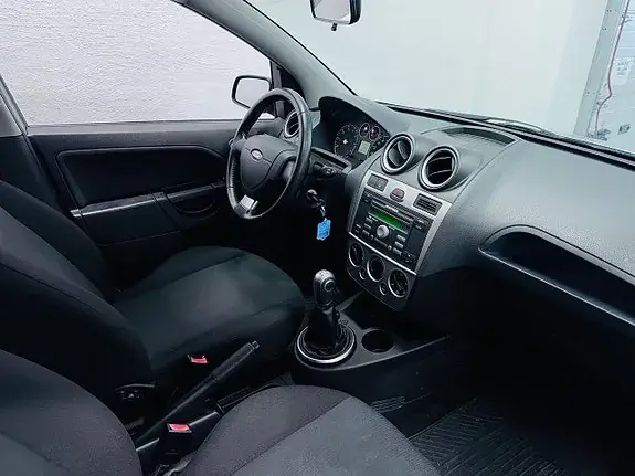 Ford Fiesta 2008 photo 3
