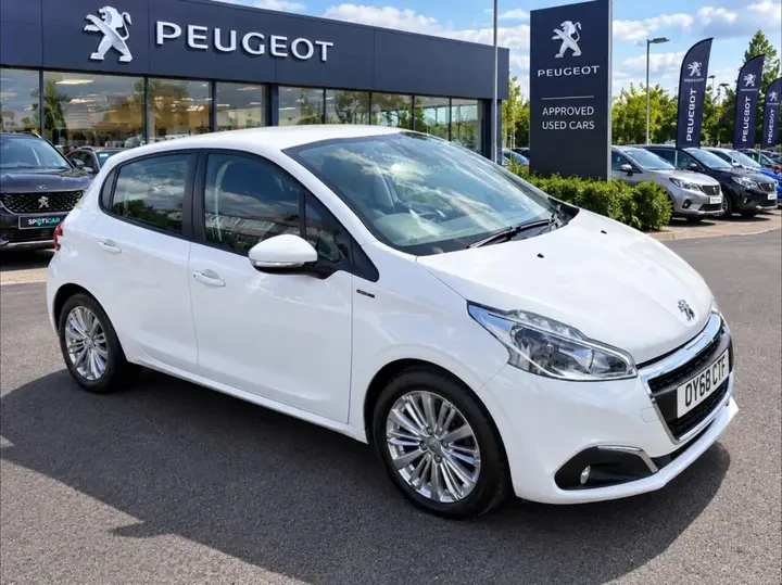 Peugeot 208