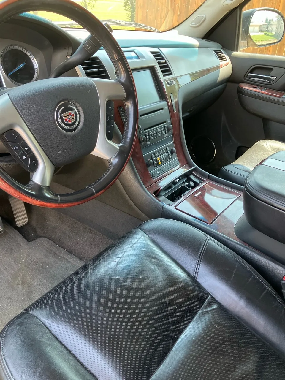 Cadillac Escalade 2010 photo 2