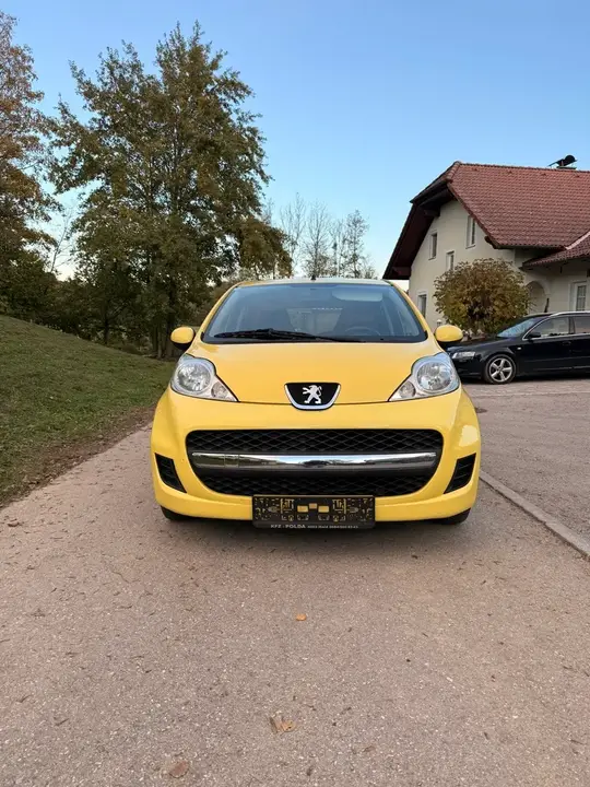 Peugeot 107 2010 photo 2