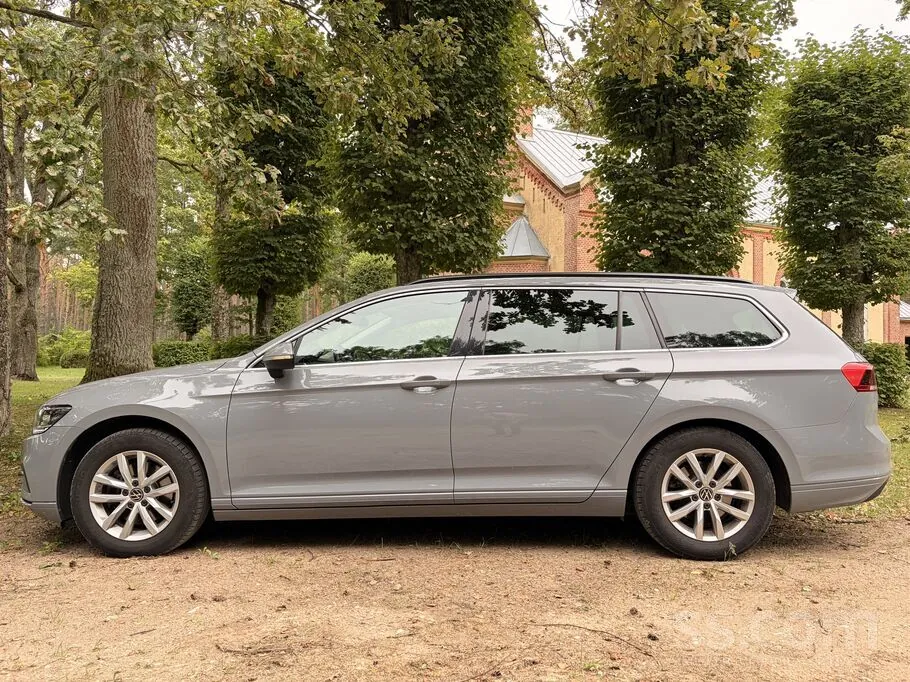 Volkswagen Passat 2022 photo 2