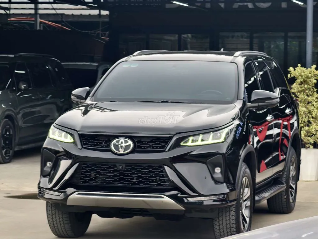 Toyota Fortuner 2025 photo 2