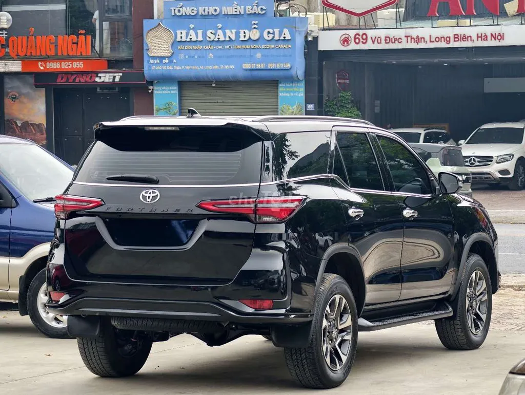 Toyota Fortuner 2025 photo 4