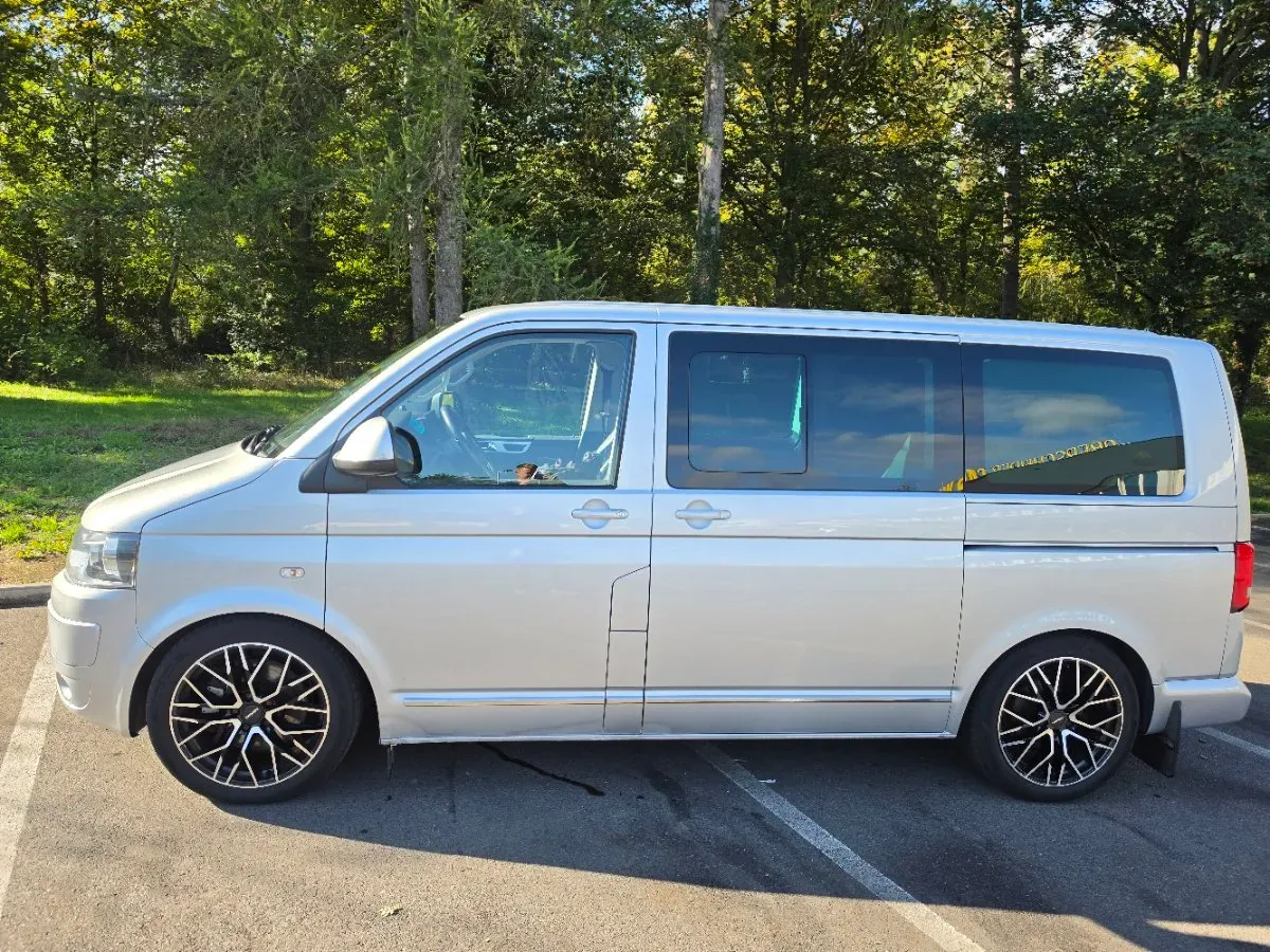 Volkswagen T5 2010 photo 2