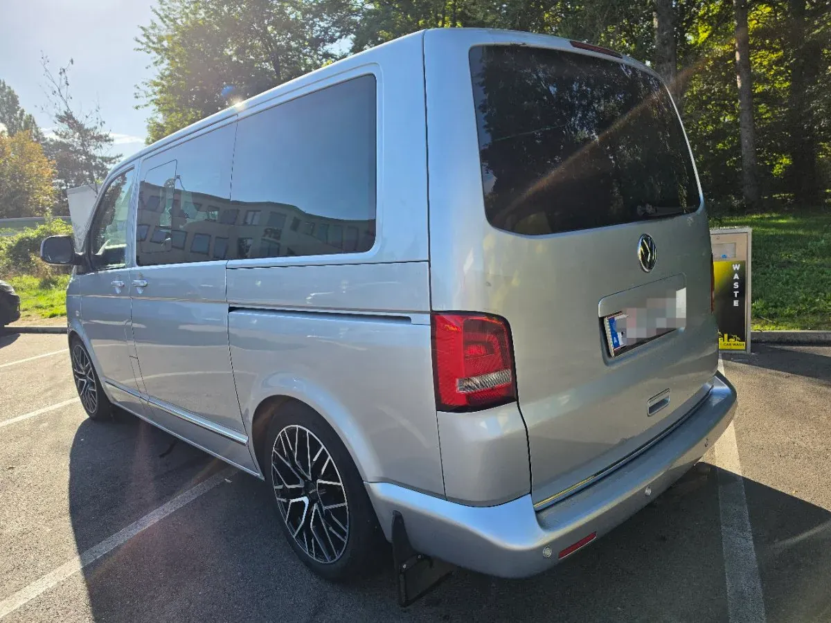Volkswagen T5 2010 photo 3