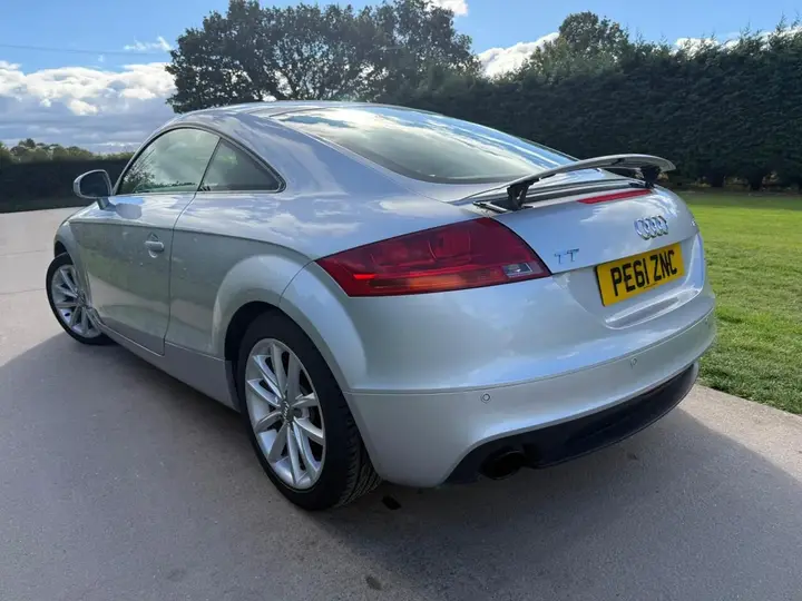Audi Tt 2011 photo 3