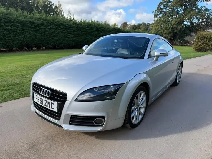 Audi Tt 2011 photo 4