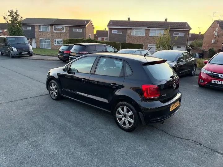 Volkswagen Polo 2010 photo 2