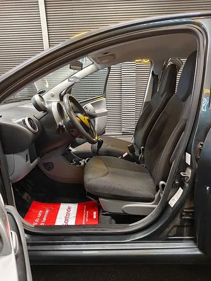 Toyota Aygo 2010 photo 5