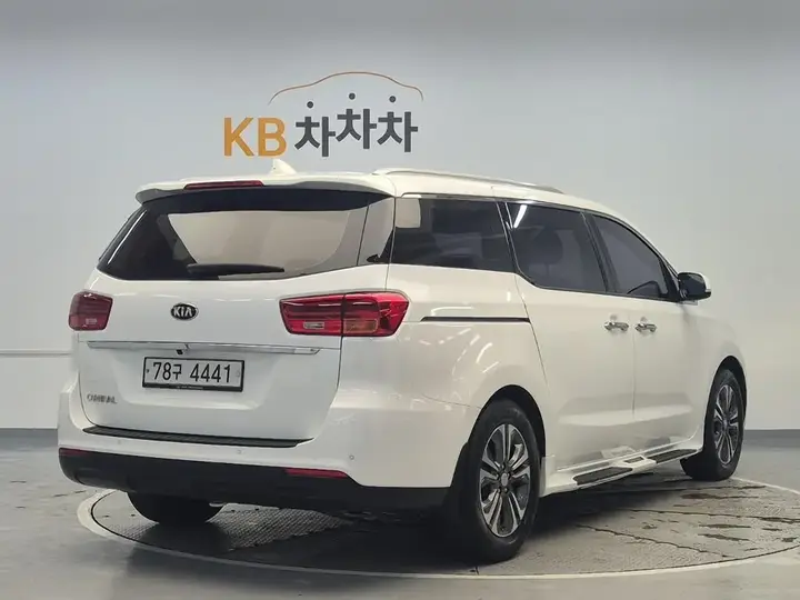 Kia Carnival 2019 photo 3