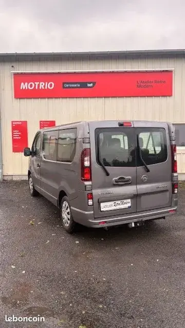 Opel Vivaro 2015 photo 2