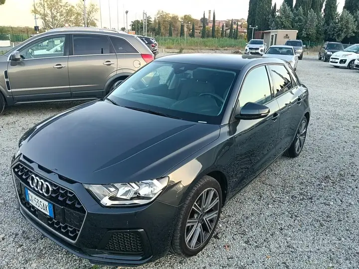 Audi A1 2023 photo 2