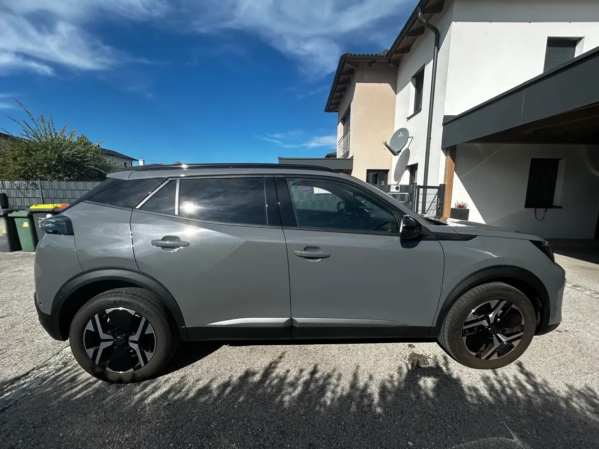 Peugeot 2008 2024 photo 3