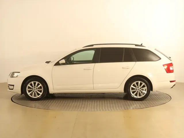 Skoda Octavia Combi 2014 photo 2