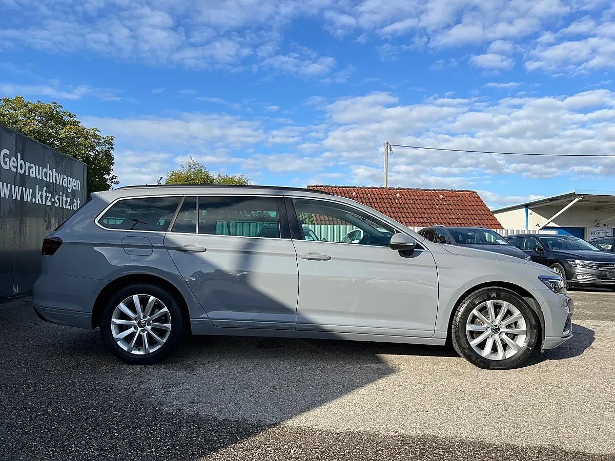 Volkswagen Passat 2023 photo 2