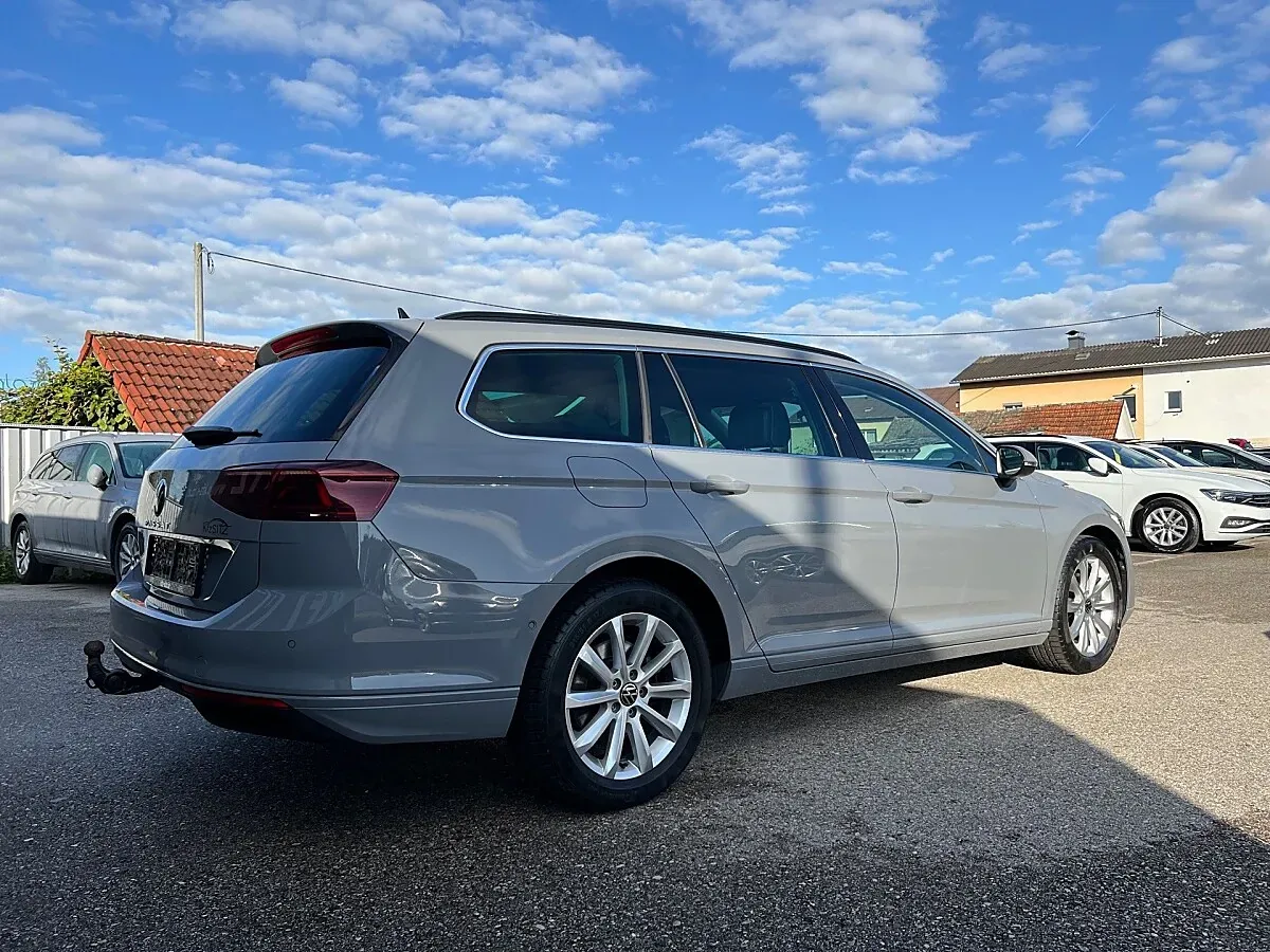 Volkswagen Passat 2023 photo 3