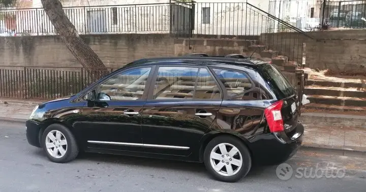 Kia Carens 2009 photo 3