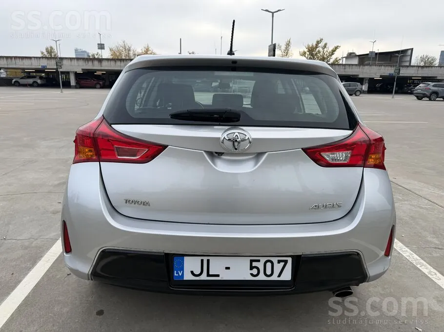 Toyota Auris 2013 photo 5