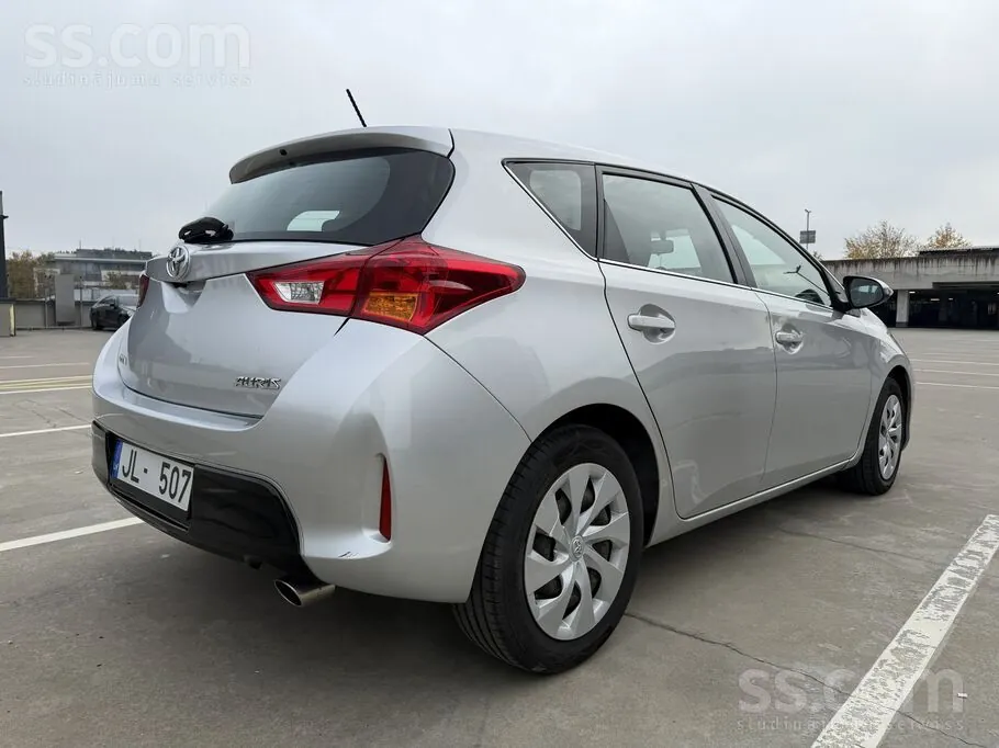 Toyota Auris 2013 photo 4