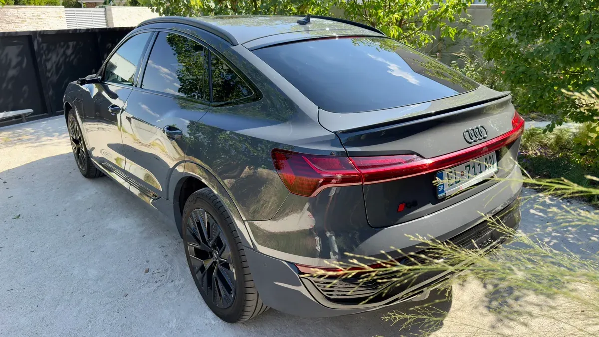 Audi Q8 2023 photo 2