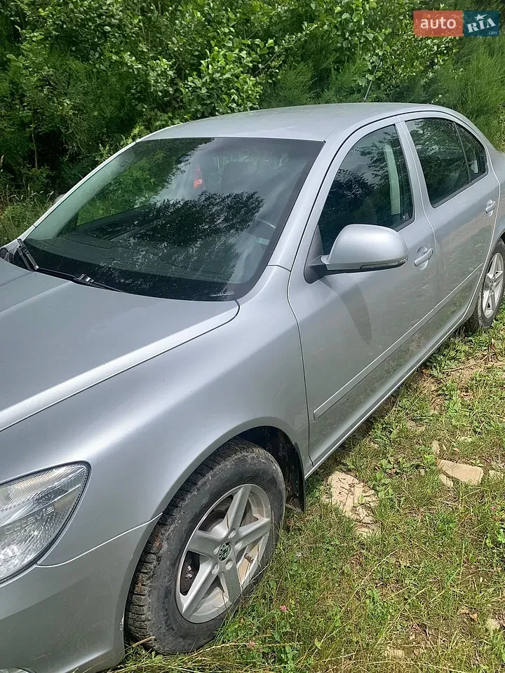 Skoda Octavia 2009 photo 2