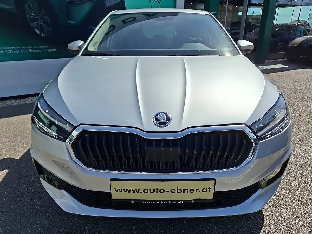 Skoda Fabia 2024 photo 2