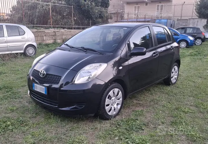 Toyota Yaris 2009 photo 2