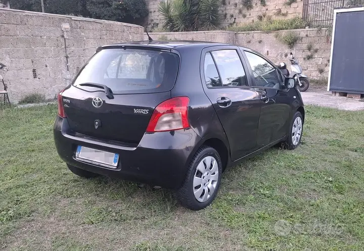 Toyota Yaris 2009 photo 3