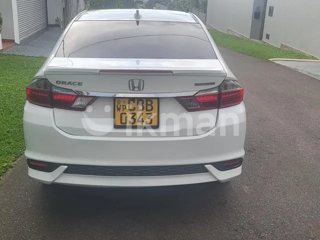 Honda Grace 2018 photo 2