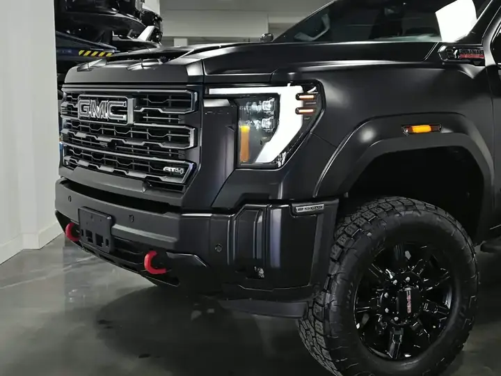GMC Sierra 2500Hd 2026 photo 2