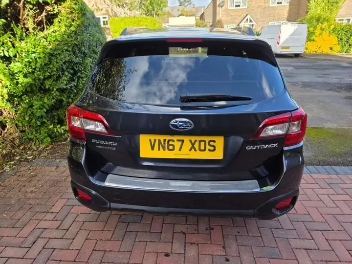 Subaru Outback 2017 photo 2