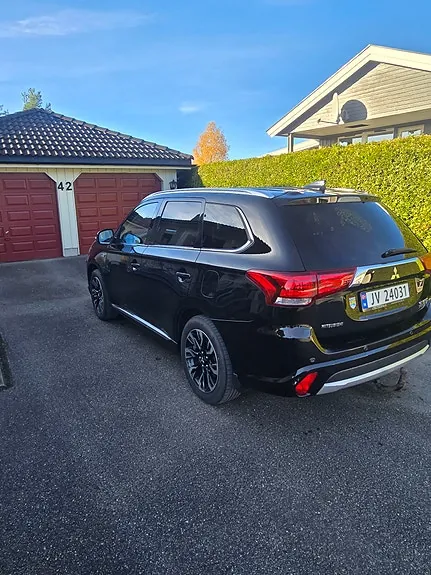 Mitsubishi Outlander 2016 photo 2
