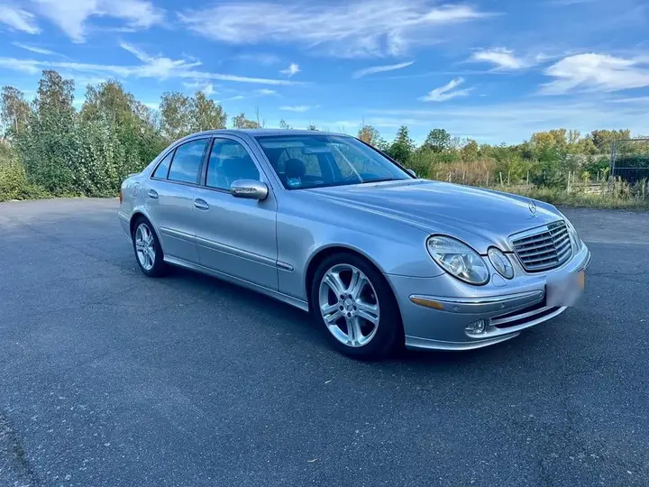 Mercedes-Benz E 320