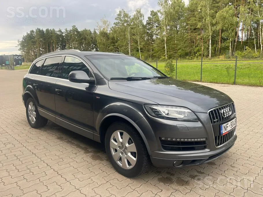 Audi Q7 2010 photo 2